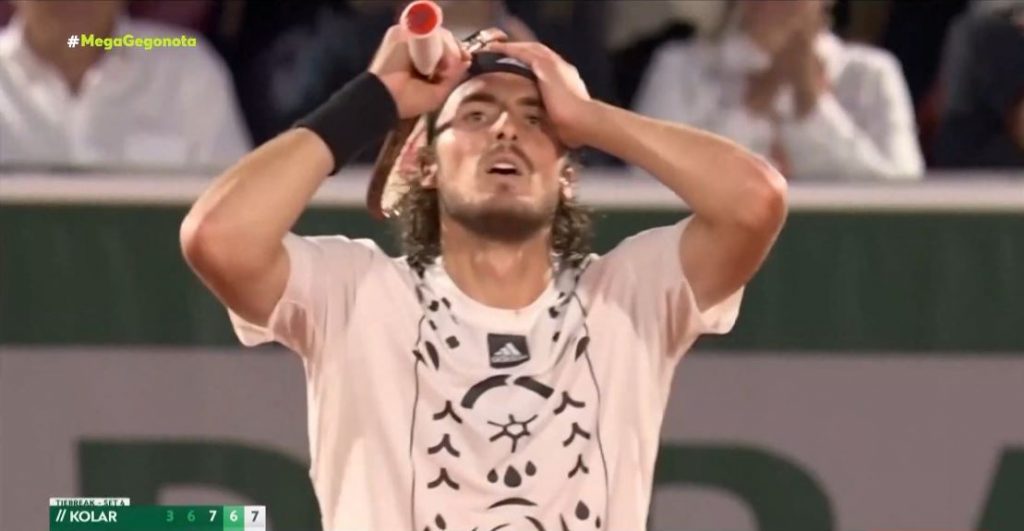 Rolant Garros: Ο Στέφανος Τσιτσιπάς προκρίθηκε στους «32» μετά από μαραθώνιο αγώνα