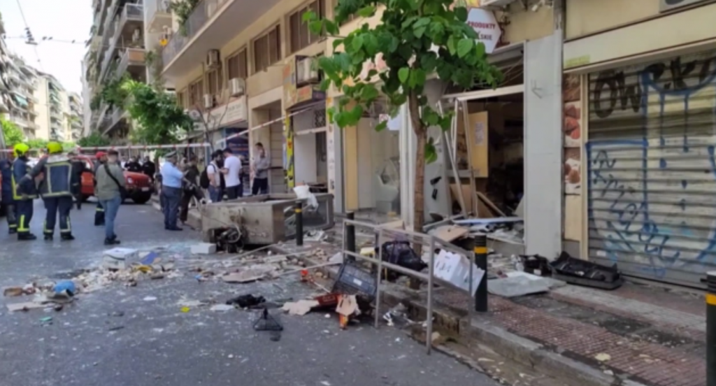 Αθήνα: Δύο τραυματίες μετά από έκρηξη φιαλών υγραερίου