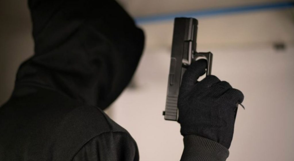 Χαλάνδρι: Ηλικιωμένη έπεσε θύμα ληστείας μέσα στο σπίτι της – Την έδεσαν με αλυσίδες