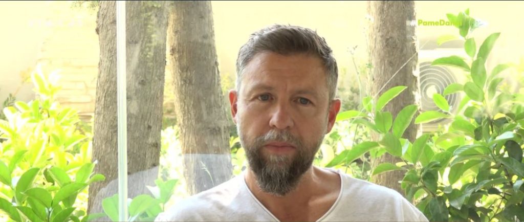 Γιάννης Βαρδής: «Κάποιοι το θεωρούν μειονέκτημα το να είναι παιδιά μεγάλων καλλιτεχνών – Μου στοίχισε η απώλεια του πατέρα μου»