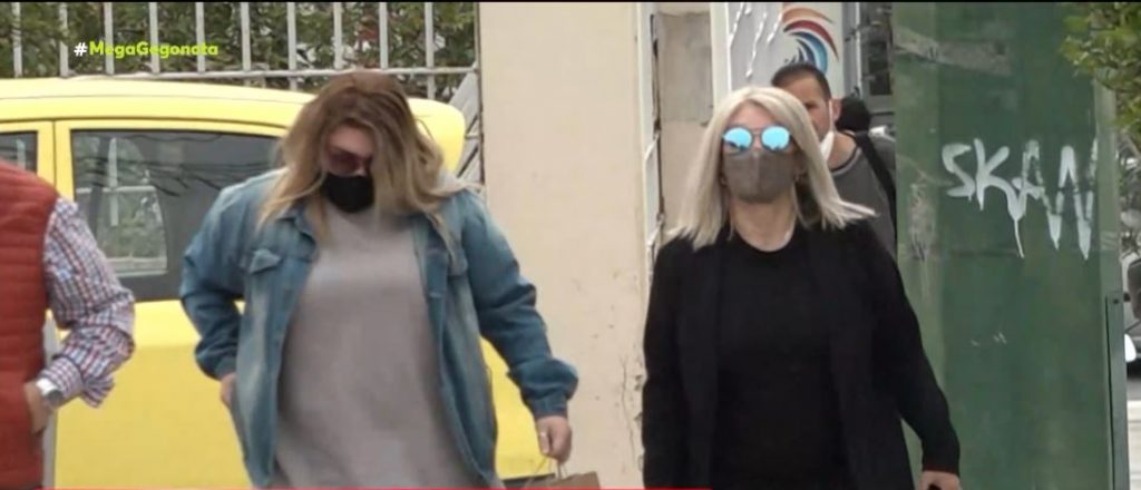 Πάτρα: Στο πλευρό της Ρούλας Πισπιρίγκου οι γονείς της – Πολύωρη κατάθεση στο Ανθρωποκτονιών