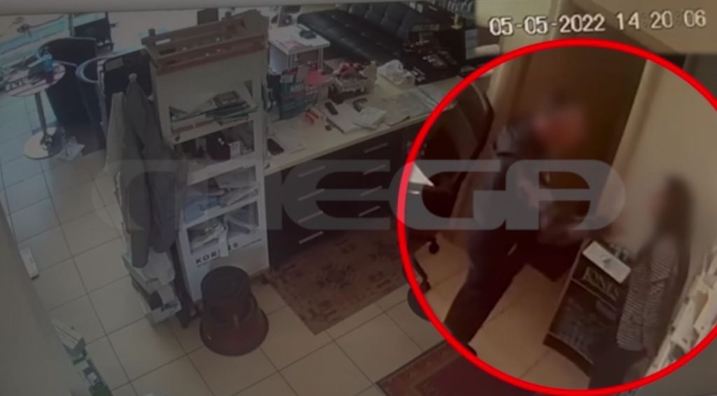 Γυναικοκτονία στην Καβάλα: Καρέ καρέ οι τελευταίες εφιαλτικές στιγμές της φαρμακοποιού που δολοφονήθηκε από τα χέρια του συζύγου της