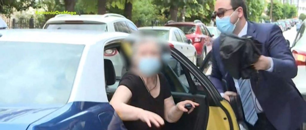 Θεσσαλονίκη: Γυναίκα 90 ετών κατέληξε στο δικαστήριο επειδή έδερνε τον 91χρονο σύζυγό της