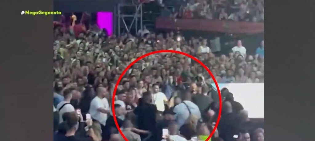 MAD VMA 2022: Αποτροπιασμός για τις πρωτοφανείς σκηνές βίας