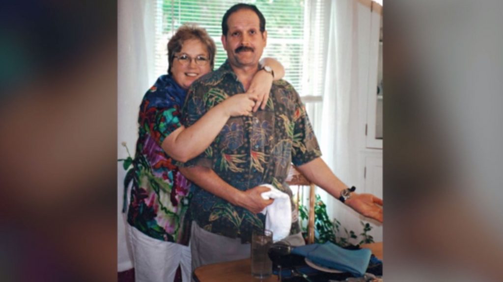 Ισόβια στη συγγραφέα του «Πώς να σκοτώσετε τον άντρα σας» για τη δολοφονία του συζύγου της