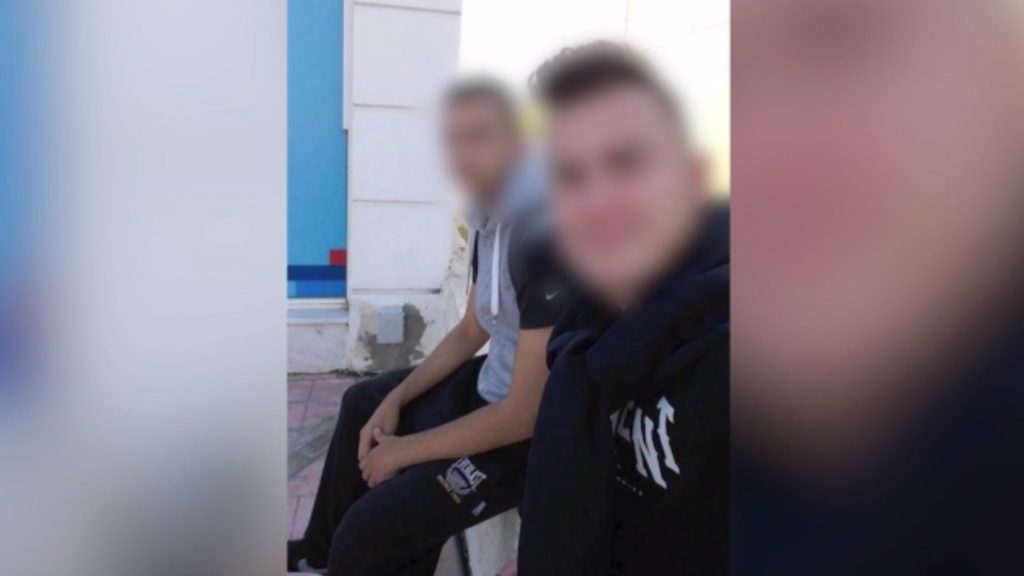 Ραφήνα: Παραδόθηκαν στην Αστυνομία οι δύο δράστες που ξυλοκόπησαν μέχρι θανάτου τον 42χρονο