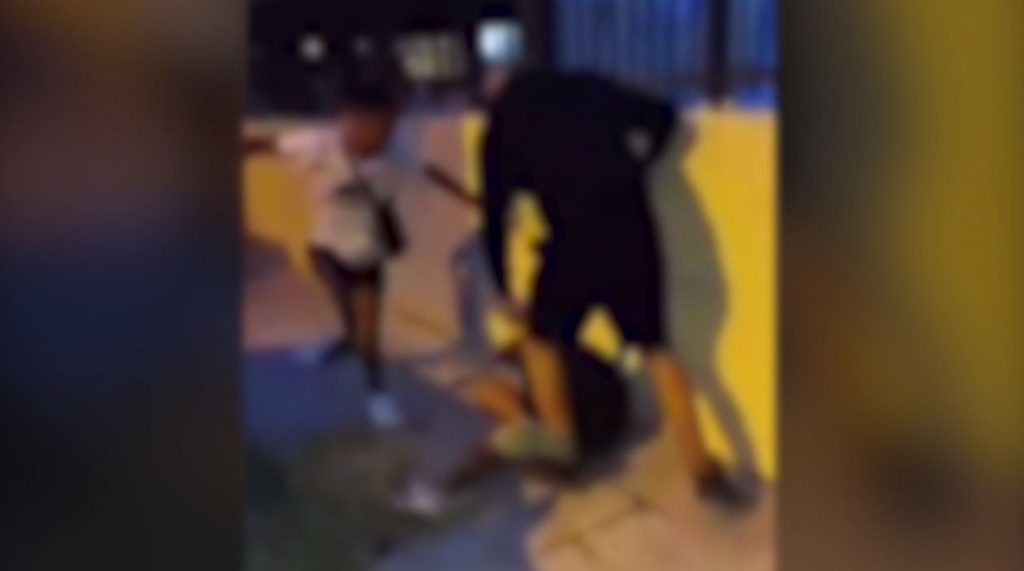 Άγιος Δημήτριος: Άγριο ξύλο μεταξύ ανηλίκων – Βγήκαν μαχαίρια και γκλοπ