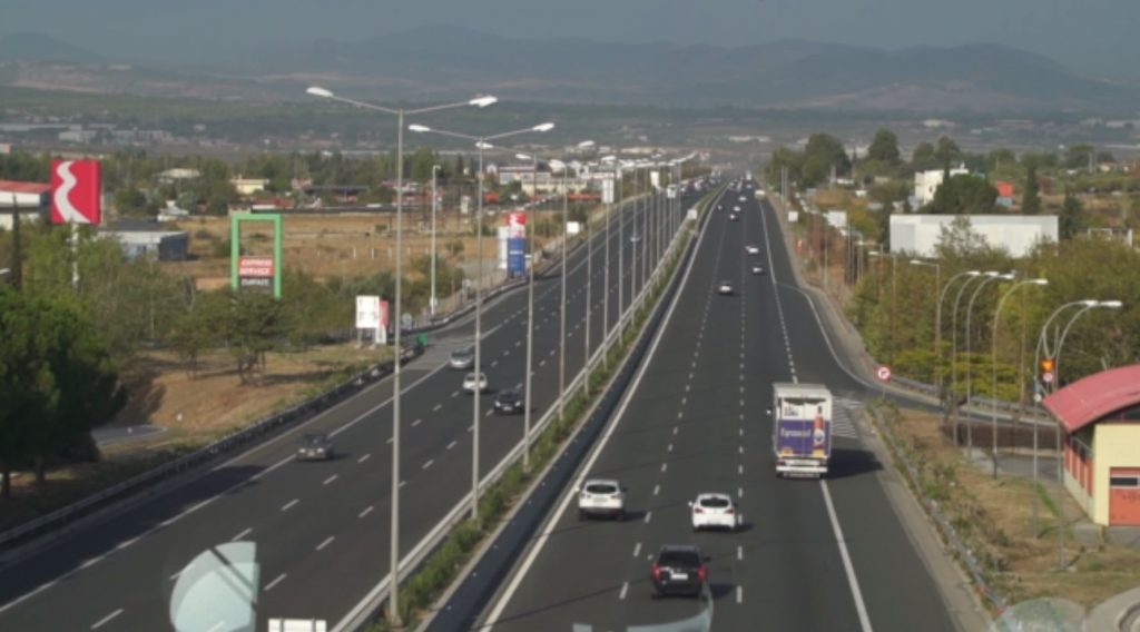 Η ακρίβεια και το ανοδικό ράλι στα καύσιμα «φρέναραν» τους εκδρομείς