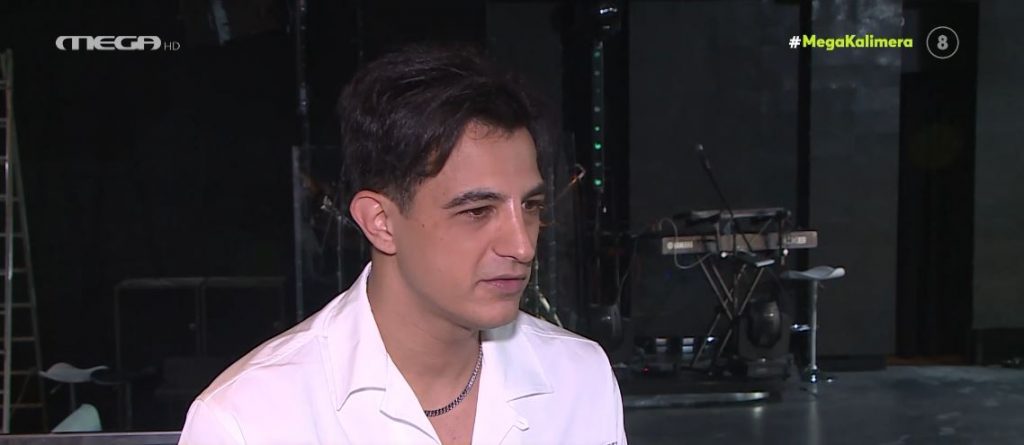 Δήμος Αναστασιάδης: «Πιστεύω στην γκαντεμιά – Πριν βγω στη σκηνή σταυροκοπιέμαι, κάνω στροφές, πιρουέτες, παίρνω τη μαμά μου τηλέφωνο»