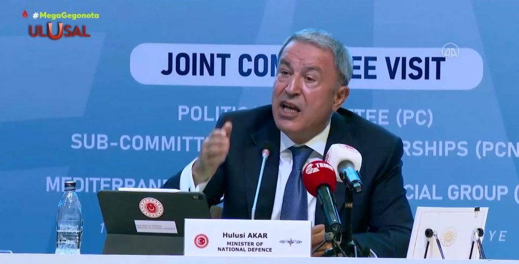 Έντονο επεισόδιο Ακάρ με Έλληνες βουλευτές σε συνεδρίαση επιτροπής του ΝΑΤΟ