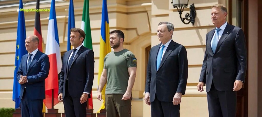 Ουκρανία: Πρόσωπο με πρόσωπο με τη φρίκη του πολέμου Σολτς, Ντράγκι και Μακρόν