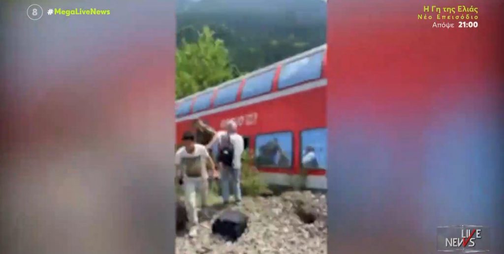 Γερμανία: Τέσσερις νεκροί και πάνω από 60 τραυματίες σε εκτροχιασμό τρένου στη Βαυαρία