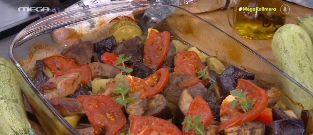 Η Νεκταρία Κοκκινάκη μας μαγειρεύει παραδοσιακό τουρλού με κρεατικά και λαχανικά