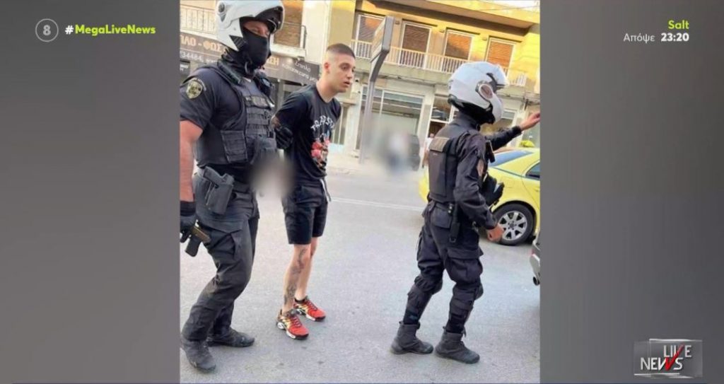 Με χειροπέδες πασίγνωστος τράπερ – 10 μήνες με αναστολή για οπλοκατοχή