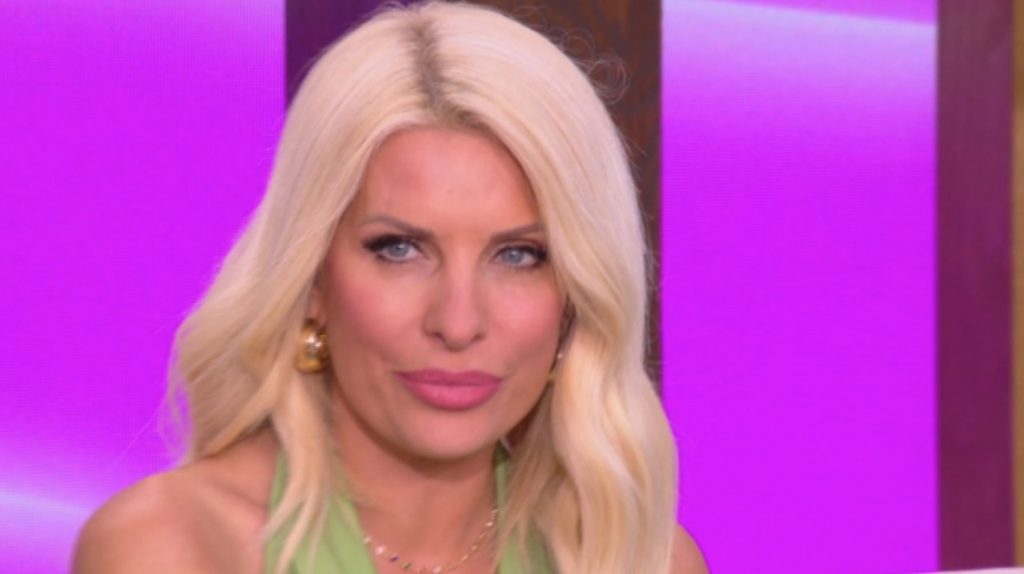 Ελένη, με την Ελένη Μενεγάκη (24/06/2022) - 