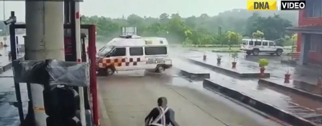 Ινδία: Ασθενοφόρο έπεσε με ταχύτητα σε σταθμό διοδίων – Τέσσερις νεκροί
