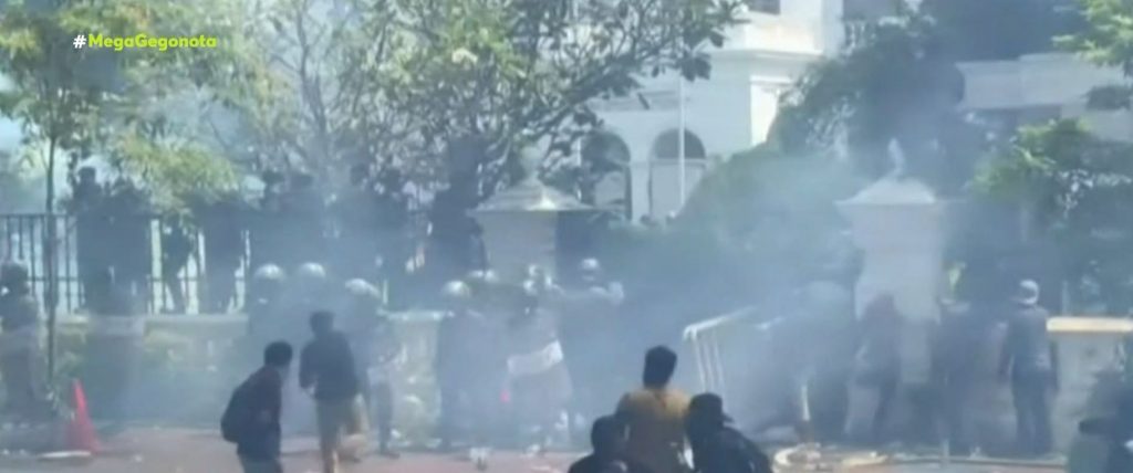 Σρι Λάνκα: «Απόδραση» θρίλερ για τον πρόεδρο Ρατζαπάξα