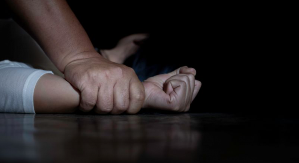 Ενδοοικογενειακή βία: Αυτές είναι οι ποινές που προβλέπονται από τον νόμο