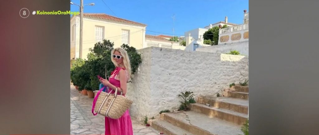 Κλόντια Σίφερ: Για διακοπές στις Σπέτσες το πασίγνωστο μοντέλο