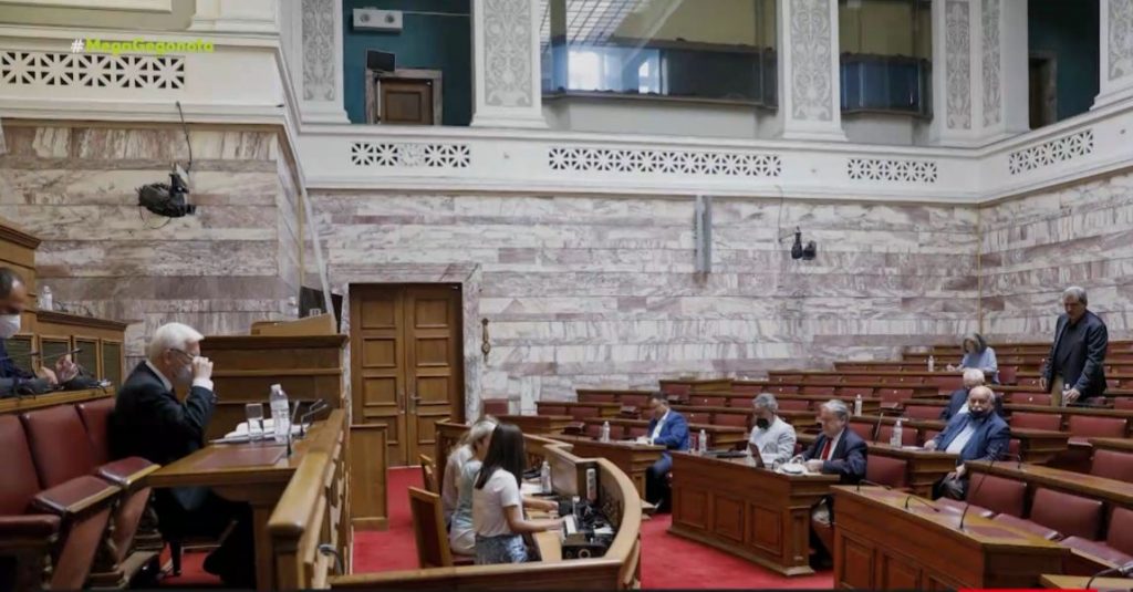 «Άναψαν τα αίματα» στην πρώτη συνεδρίαση της Επιτροπής Θεσμών και Διαφάνειας για την ΕΥΠ