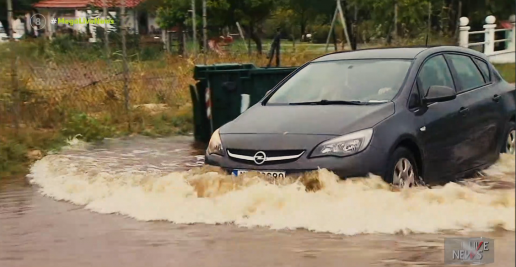 Καιρός: Προβλήματα & πλημμύρες από τις σφοδρές βροχοπτώσεις