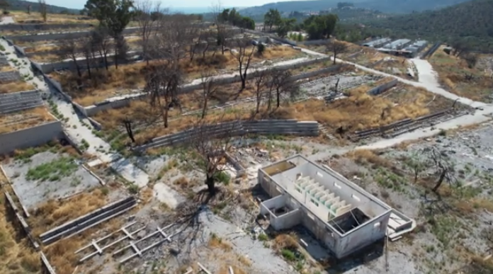 Μόρια: Παραμένουν τα καμένα στο παλιό καμπ