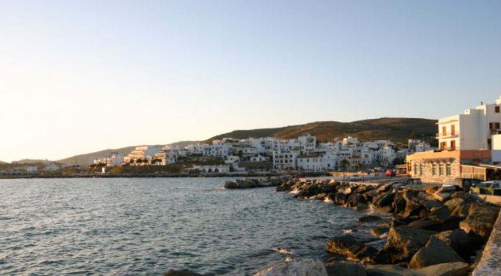 «Βουλιάζει» από πιστούς η Τήνος μετά από δύο χρόνια πανδημίας