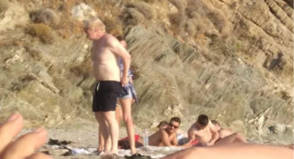 Μπόρις Τζόνσον: Νέες αντιδράσεις για τις διακοπές του στην Ελλάδα