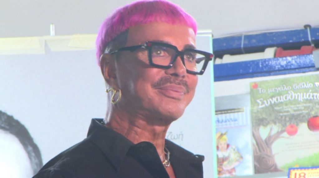 Λάκης Γαβαλάς: «Στη φυλακή κατάλαβα ότι καλά κάνει και γράφει «άρρεν» η ταυτότητά μου»