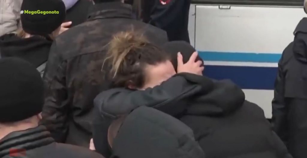 Ρωσία: Δραματικές ώρες κατά την αναχώρηση Ρώσων στρατιωτών μετά την επιστράτευση