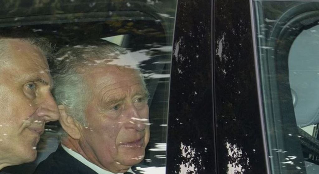 Μεγάλη Βρετανία: Νέα σελίδα στο Μπάκιγχαμ βασιλιά τον Κάρολο