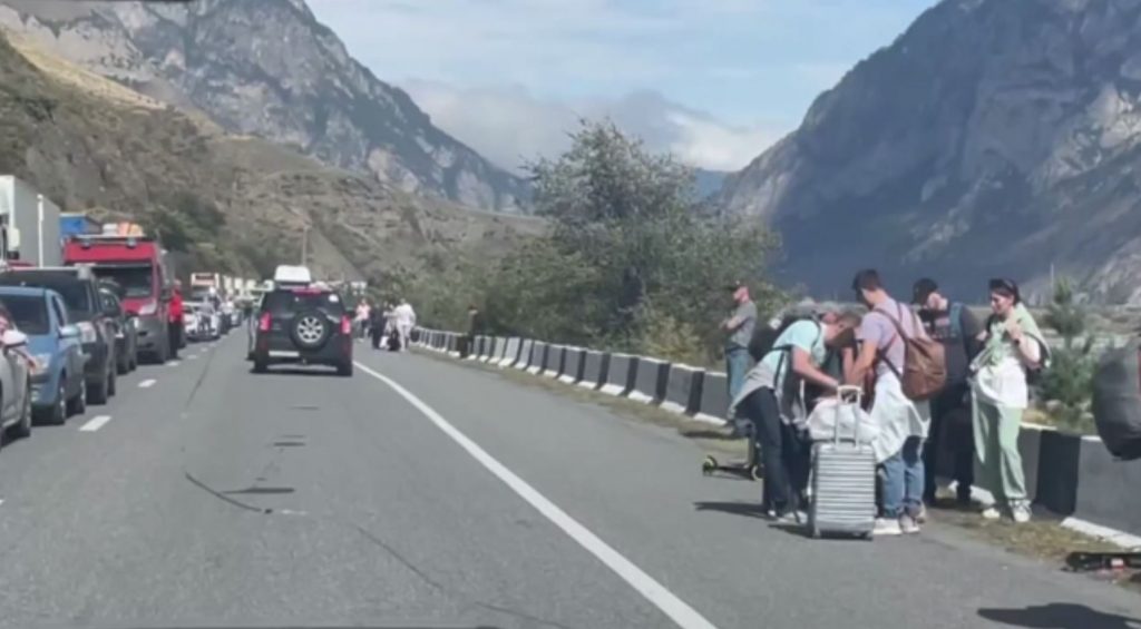 Ρωσία: Πανικός και φόβος εν μέσω επιστράτευσης – Ελληνίδα φοιτήτρια «εγκλωβισμένη» στη Μόσχα μιλά στο LIVE NEWS