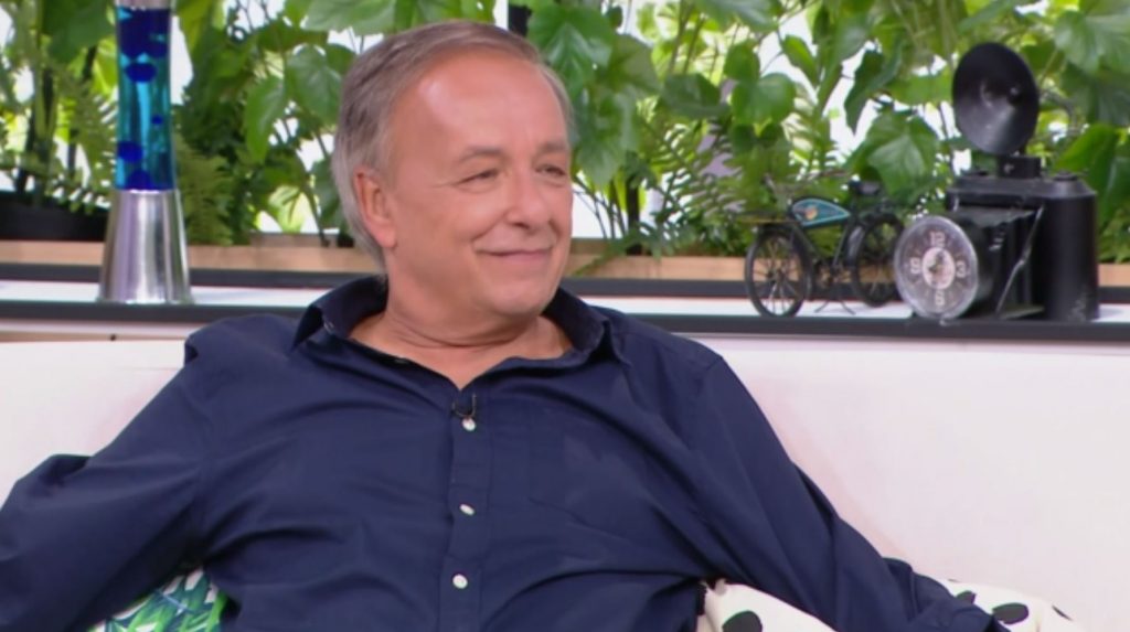 Ανδρέας Μικρούτσικος: «Η τηλεόραση είναι ρουφήχτρα, ρουφάει τα πάντα, σε τρώει κανονικά και με το νόμο»