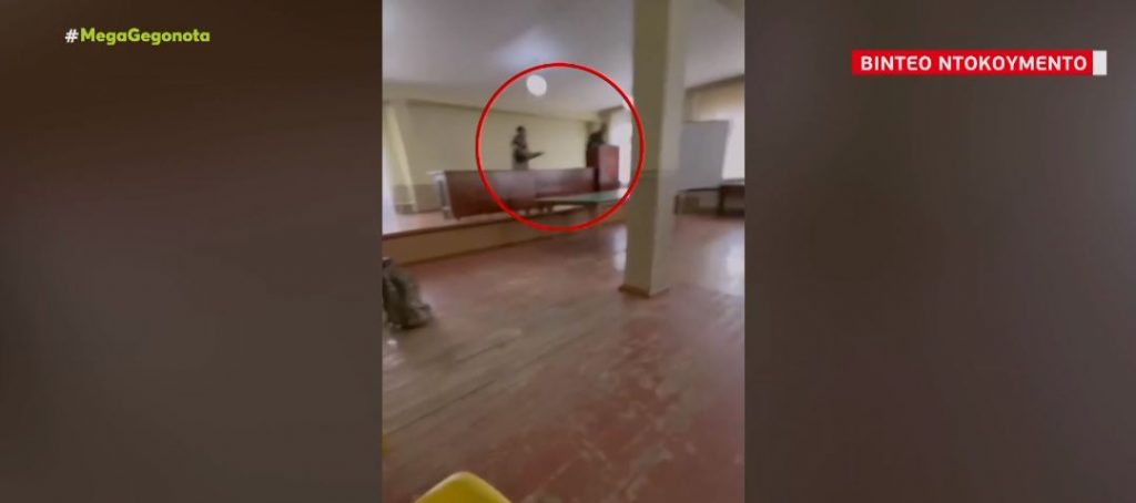 Ρωσία: Σκηνές χάους – Ένοπλος άνοιξε πυρ σε στρατολογικό γραφείο