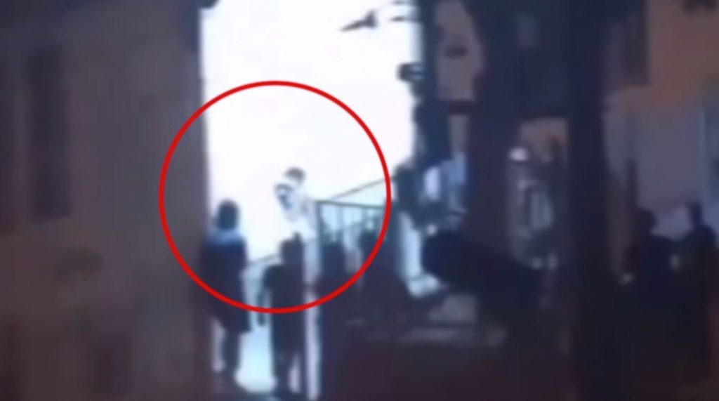 Θεσσαλονίκη: Αυτοσχέδιοι αγώνες πυγμαχίας σε προαύλιο χώρο δημοτικού σχολείου