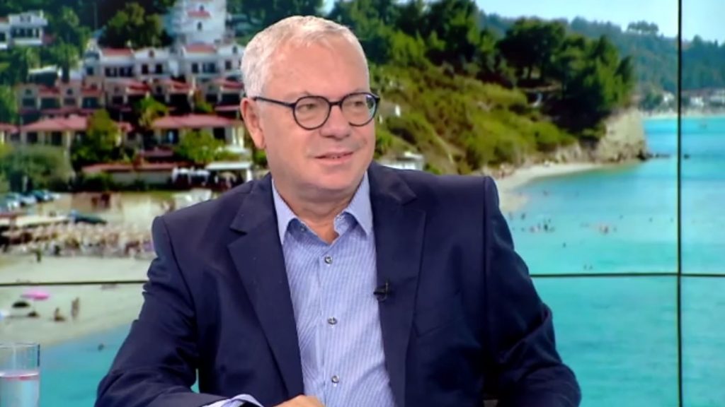 Ο Σταμάτης Μαλέλης στην «Κοινωνία Ώρα Mega»: «Ο Καραμανλής μίλησε για τις υποκλοπές ενώ δεν έχει μιλήσει για άλλα θέματα»
