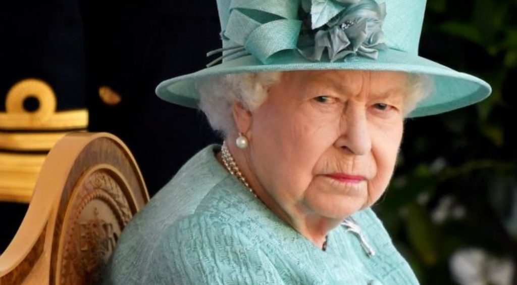 Βασίλισσα Ελισάβετ: Ο γάμος, τα διαζύγια στην οικογένεια & το πλήγμα με τον θάνατο της Νταϊάνα