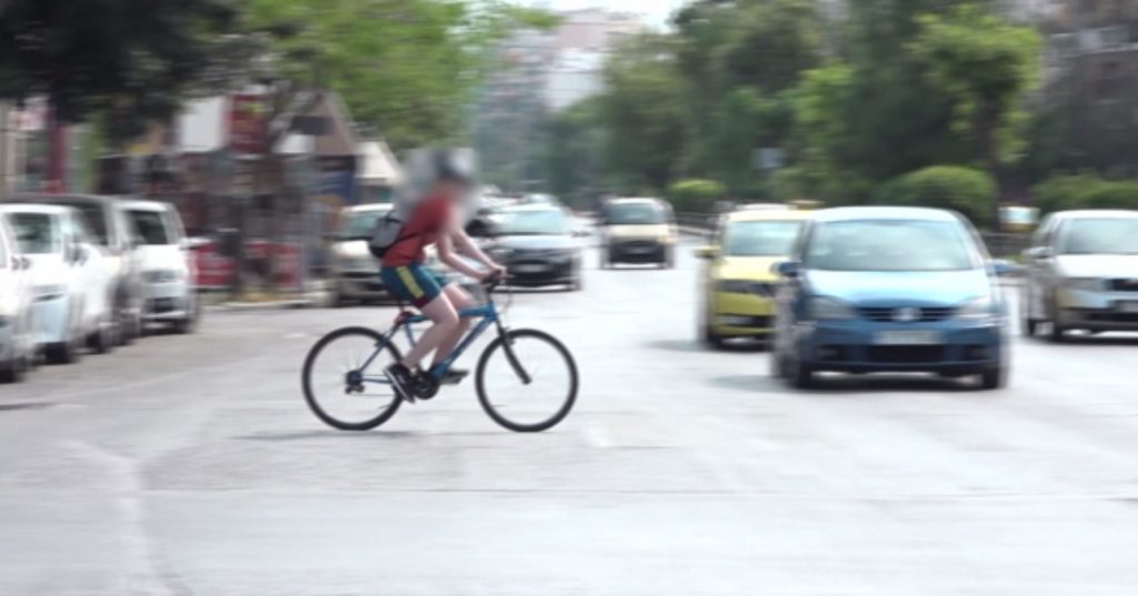 Θεσσαλονίκη: Σε σοβαρή κατάσταση νοσηλεύεται 16χρονος ποδηλάτης θύμα τροχαίου