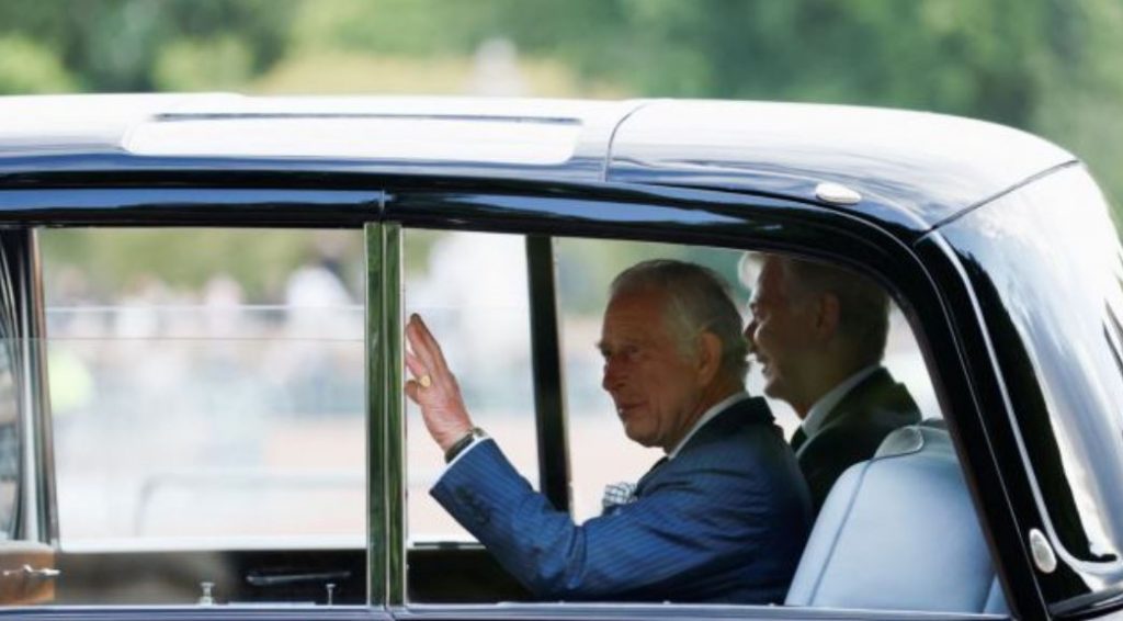 Η μυθική περιουσία του βασιλιά Καρόλου Γ’ – Τα 315 ακίνητα και τα κοσμήματα αξίας 4 δις