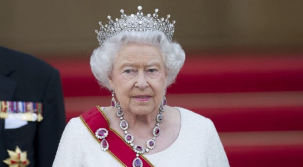 Βασίλισσα Ελισάβετ: Υπό ιατρική παρακολούθηση – Ανήσυχοι οι γιατροί της