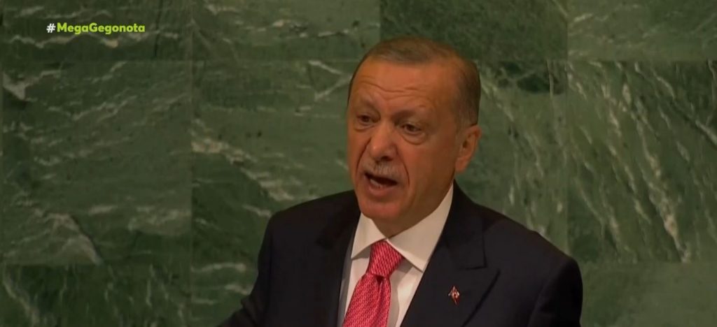 Ερντογάν: Κατηγόρησε την Ελλάδα για εγκλήματα κατά της ανθρωπότητας στο Αιγαίο