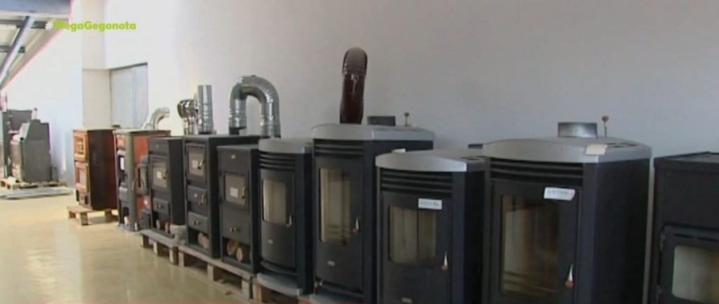 Στροφή των καταναλωτών σε τζάκια, σόμπες και κουβέρτες για εξοικονόμηση ενέργειας