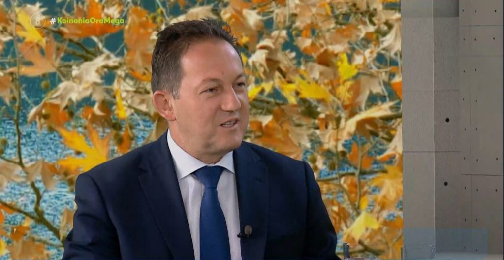 Στέλιος Πέτσας στο MEGA: «Θα εξασφαλίσουμε την θέρμανση στα σχολεία» – Τι είπε για τις εκλογές στην Ιταλία