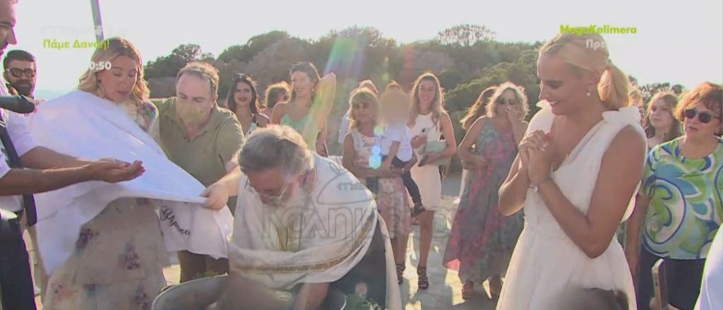 Άννη Πανταζή: Αποκλειστικές εικόνες από την βάφτιση του γιου της