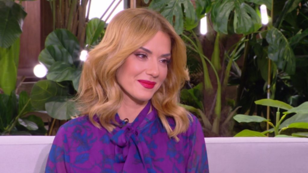 Η Βάσω Λασκαράκη στην «Ελένη» για τον ρόλο της στο «Μαίρη Μαίρη Μαίρη»