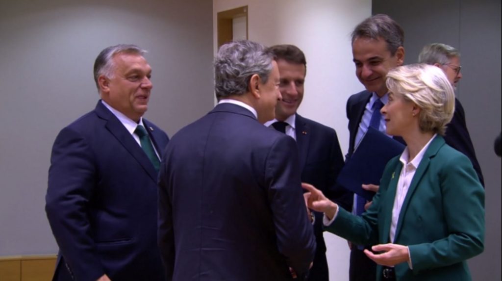 Ευρωπαϊκή Επιτροπή: Ευέλικτο πλαφόν & κοινές αγορές φυσικού αερίου – Η συμφωνία των 27 για το ενεργειακό