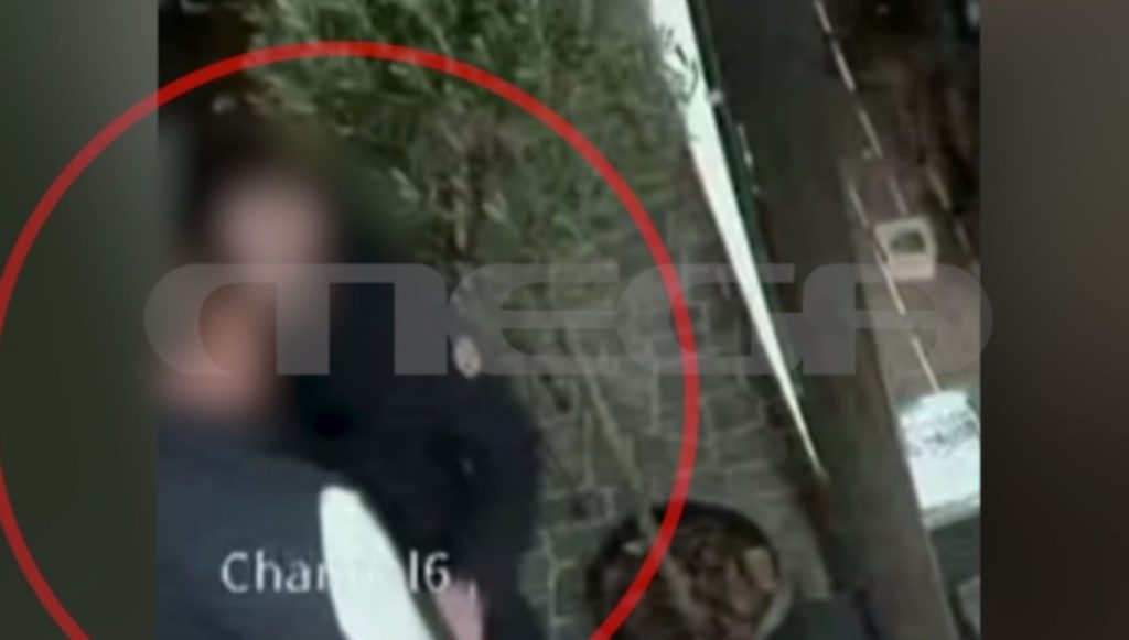 Προθεσμία για να απολογηθεί πήρε ο 26χρονος που μαχαίρωσε επιχειρηματία στη Βαρυμπόμπη