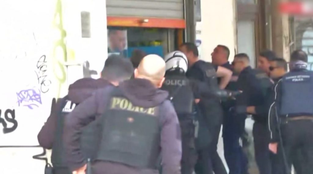 Ληστεία σε κατάστημα στη Θεσσαλονίκη – Ταμπουρώθηκαν σε κατάστημα και μετά συνελήφθησαν