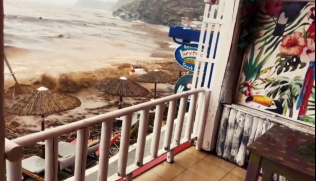 Κρήτη: Εικόνες βιβλικής καταστροφής από τις φονικές πλημμύρες – Περιουσίες «πνίγηκαν» στις λάσπες