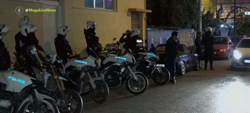 Στα «μαλακά» ο αστυνομικός που μιλούσε με την 12χρονη